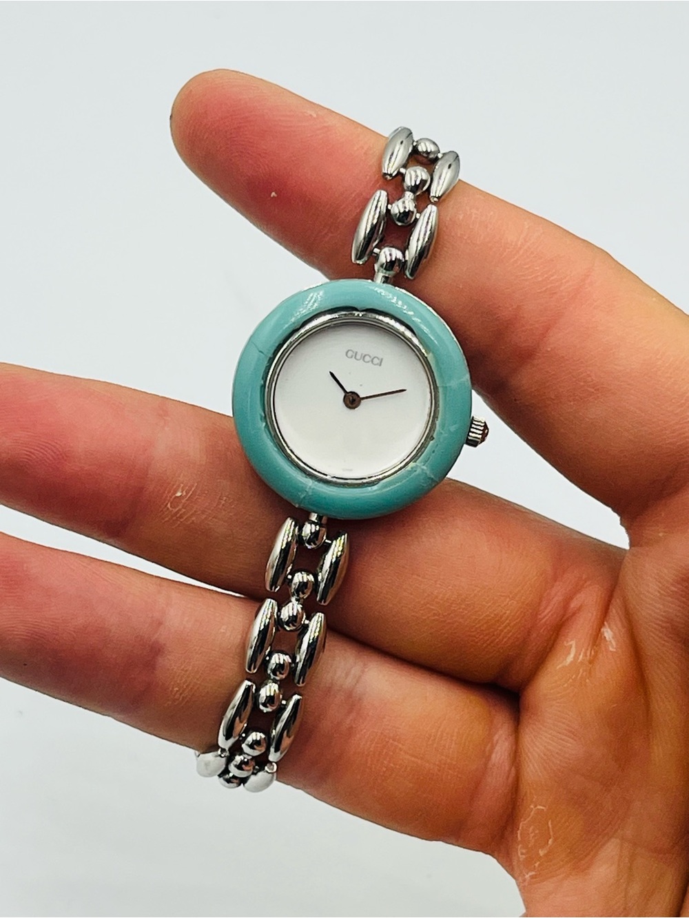 Gucci Women's Turquoise and Silver Round Bracelet Watch